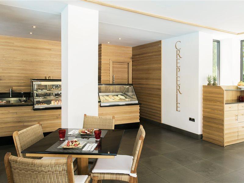Mitsis Grand Hotel Rhodes City Luaran gambar Interior of the Green Cafe