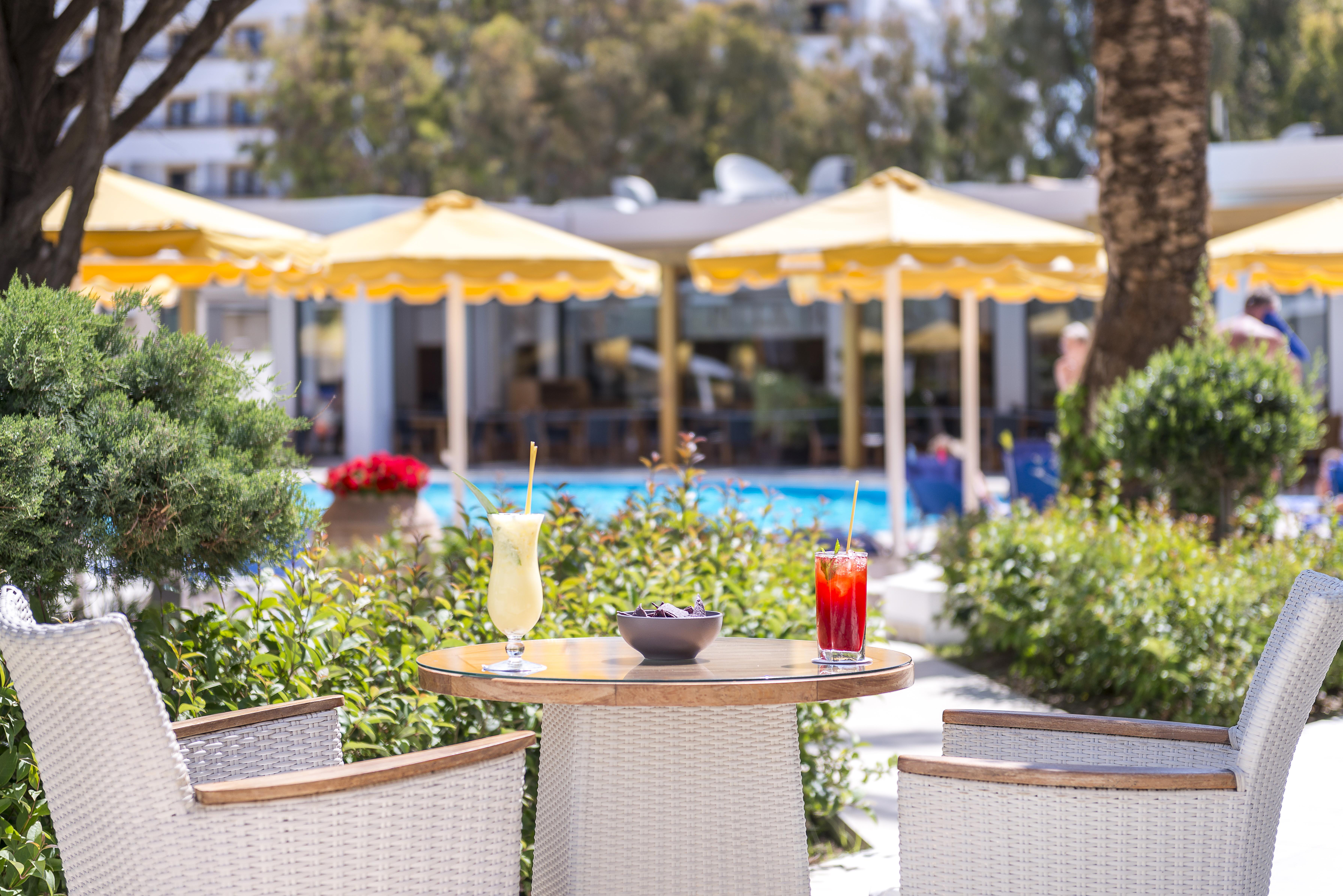 Mitsis Grand Hotel Rhodes City Luaran gambar Pool bar