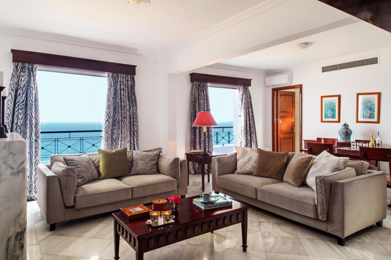 Mitsis Grand Hotel Rhodes City Luaran gambar A living room in a suite at the Taj Bengal